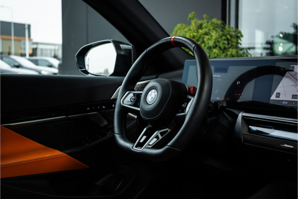 BMW 5 Serie Touring M5 - Panorama | B&W | Carbon | Elek. Trekhaak | 360 Camera