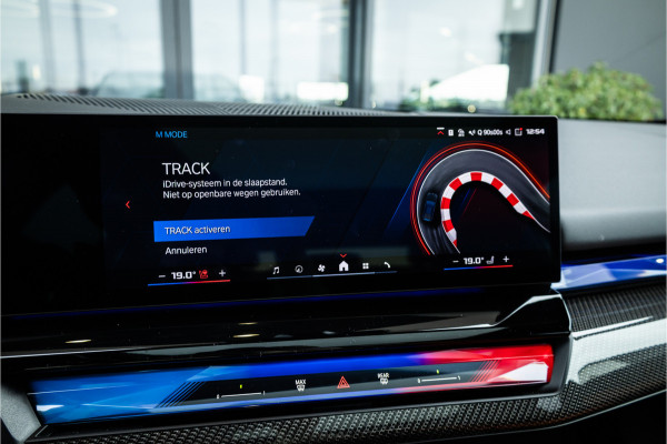 BMW 5 Serie Touring M5 - Panorama | B&W | Carbon | Elek. Trekhaak | 360 Camera