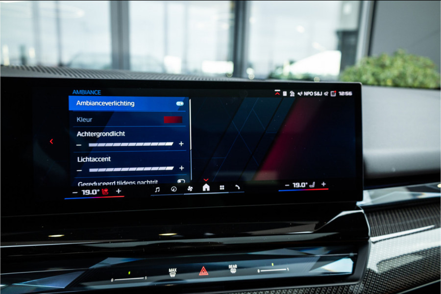 BMW 5 Serie Touring M5 - Panorama | B&W | Carbon | Elek. Trekhaak | 360 Camera