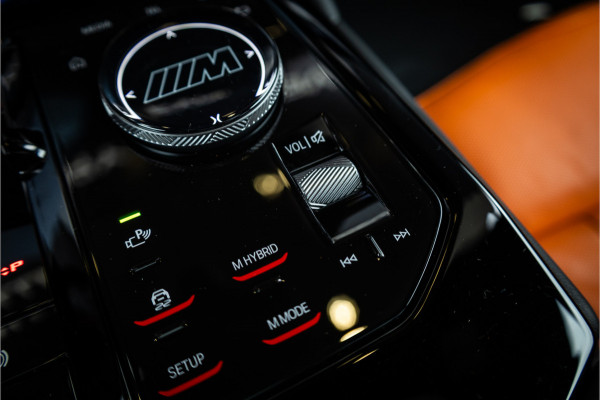 BMW 5 Serie Touring M5 - Panorama | B&W | Carbon | Elek. Trekhaak | 360 Camera