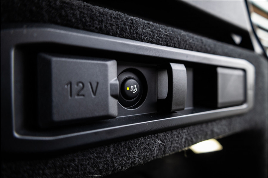 BMW 5 Serie Touring M5 - Panorama | B&W | Carbon | Elek. Trekhaak | 360 Camera