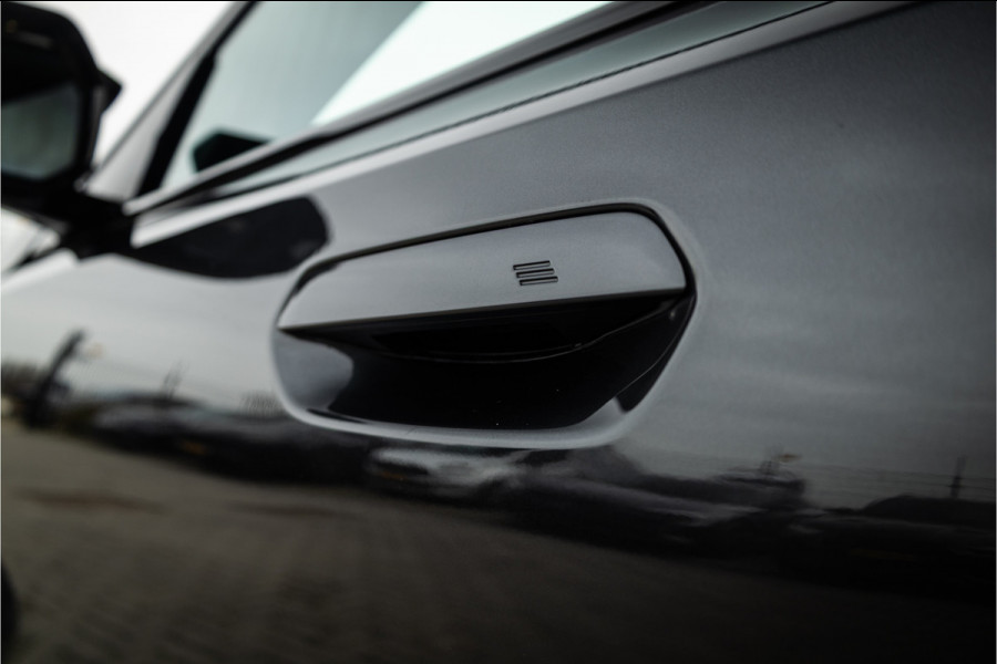 BMW 5 Serie Touring M5 - Panorama | B&W | Carbon | Elek. Trekhaak | 360 Camera