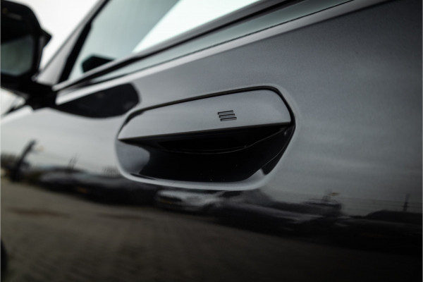 BMW 5 Serie Touring M5 - Panorama | B&W | Carbon | Elek. Trekhaak | 360 Camera