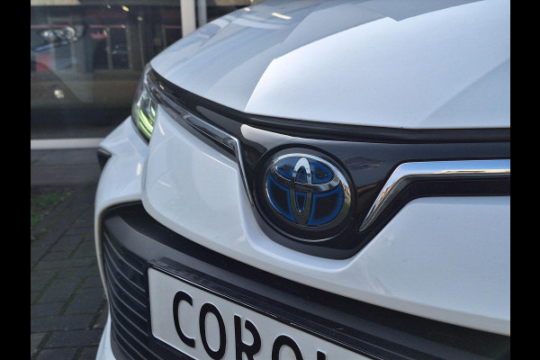 Toyota Corolla Sedan 1.8 Hybrid Style | Parkeersensoren, Navigatie, Keyless