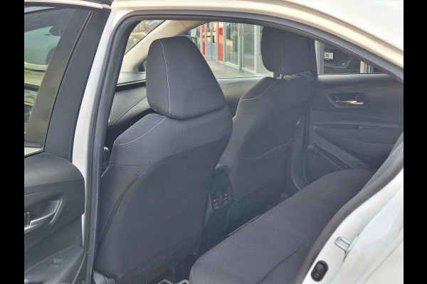 Toyota Corolla Sedan 1.8 Hybrid Style | Parkeersensoren, Navigatie, Keyless