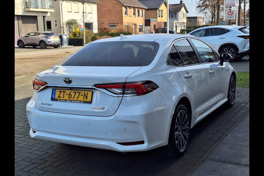 Toyota Corolla Sedan 1.8 Hybrid Style | Parkeersensoren, Navigatie, Keyless