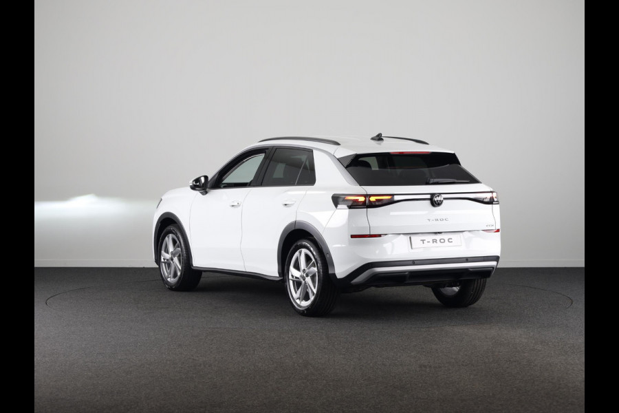 Volkswagen T-Roc Life First Edition 1.5 eTSI 85 kW / 116 PK SUV 7 v