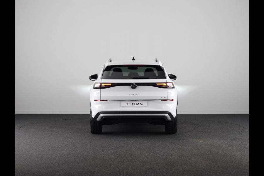 Volkswagen T-Roc Life First Edition 1.5 eTSI 85 kW / 116 PK SUV 7 v