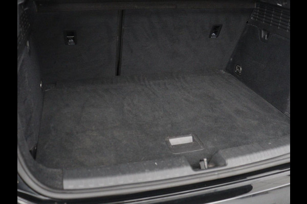 Audi A3 30 TFSI S edition | Panoramadak | Sportstoelen | Virtual Cockpit | Carplay | Half leder | Full LED | Parkeerhulp | Cruise control | Bluetooth | Climate control | Navigatie | S Line