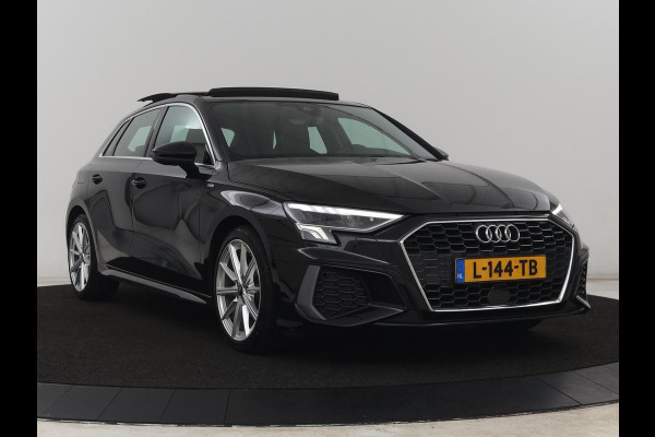 Audi A3 30 TFSI S edition | Panoramadak | Sportstoelen | Virtual Cockpit | Carplay | Half leder | Full LED | Parkeerhulp | Cruise control | Bluetooth | Climate control | Navigatie | S Line