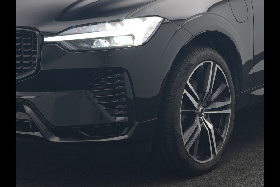 Volvo XC60 T6 AWD R-Design Plug In Hybrid 350pk Dealer O.H. PHEV | Trekhaak Af Fabriek | Panodak | Adaptive Cruise | Harman / Kardon | Lederen Sportstoelen Memory & Verwarmd | Google Assistent | Stuur Verwarmd | Keyless | Apple Carplay | DAB |