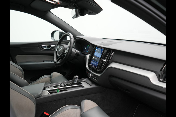 Volvo XC60 T6 AWD R-Design Plug In Hybrid 350pk Dealer O.H. PHEV | Trekhaak Af Fabriek | Panodak | Adaptive Cruise | Harman / Kardon | Lederen Sportstoelen Memory & Verwarmd | Google Assistent | Stuur Verwarmd | Keyless | Apple Carplay | DAB |