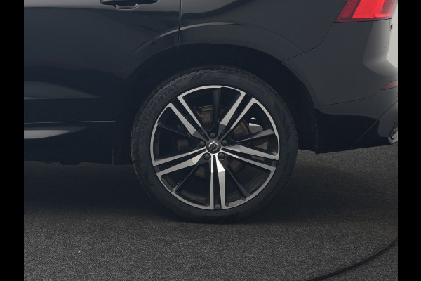 Volvo XC60 T6 AWD R-Design Plug In Hybrid 350pk Dealer O.H. PHEV | Trekhaak Af Fabriek | Panodak | Adaptive Cruise | Harman / Kardon | Lederen Sportstoelen Memory & Verwarmd | Google Assistent | Stuur Verwarmd | Keyless | Apple Carplay | DAB |