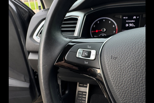 Volkswagen T-Roc 1.5 TSI Style STANDKACHEL / CAMERA / IQ LIGHT / STOELVERWARMING / CARPLAY / DRIVING SELECTION MODE