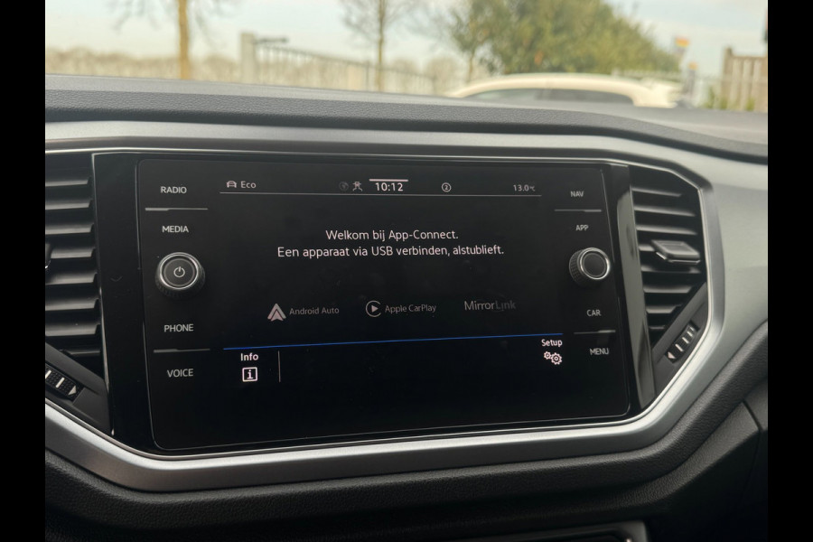 Volkswagen T-Roc 1.5 TSI Style STANDKACHEL / CAMERA / IQ LIGHT / STOELVERWARMING / CARPLAY / DRIVING SELECTION MODE