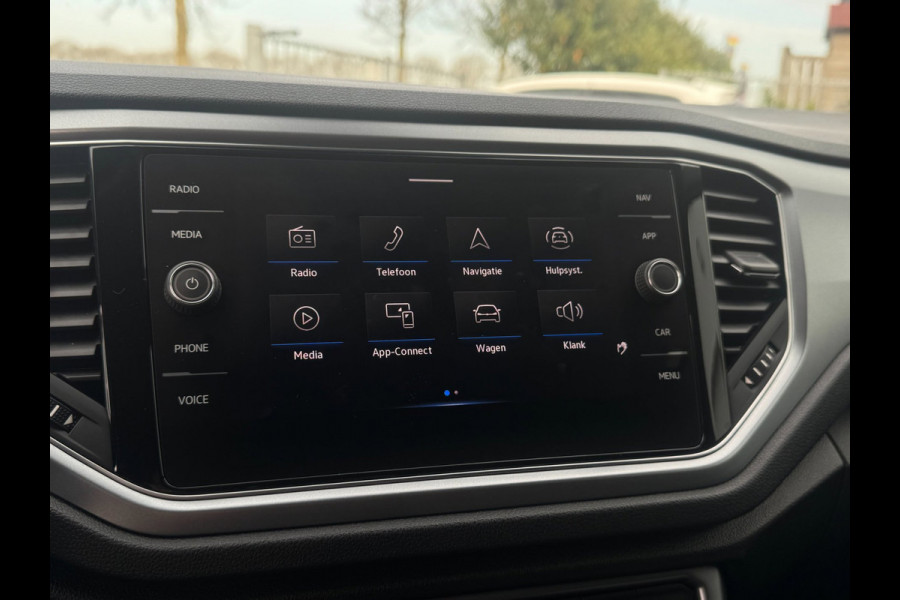 Volkswagen T-Roc 1.5 TSI Style STANDKACHEL / CAMERA / IQ LIGHT / STOELVERWARMING / CARPLAY / DRIVING SELECTION MODE