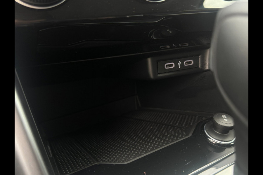 Volkswagen T-Roc 1.5 TSI Style STANDKACHEL / CAMERA / IQ LIGHT / STOELVERWARMING / CARPLAY / DRIVING SELECTION MODE