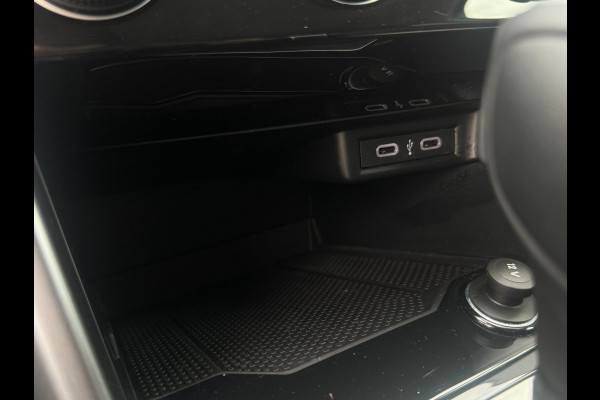 Volkswagen T-Roc 1.5 TSI Style STANDKACHEL / CAMERA / IQ LIGHT / STOELVERWARMING / CARPLAY / DRIVING SELECTION MODE