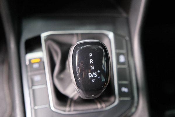 Volkswagen Tiguan 1.5 TSI 2x R-Line Automaat - N.A.P. Virtual Cockpit, Carplay, IQ Light, Navi.