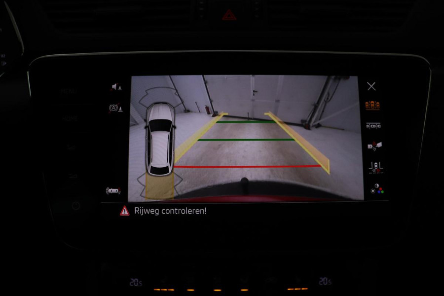 Škoda Superb 1.4 TSI iV Sportline | Trekhaak | Stoelverwarming | Matrix LED | Virtual Cockpit | Camera | Alcantara | Canton sound | Memory | Carplay | Navigatie | PHEV
