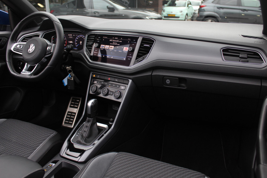 Volkswagen T-Roc Cabrio 1.5 TSI R-Line 47.055 km! / Navigatie / Parkeerhulp V+A / 19'' / Keyless / ACC / DAB / Stoelverwarming