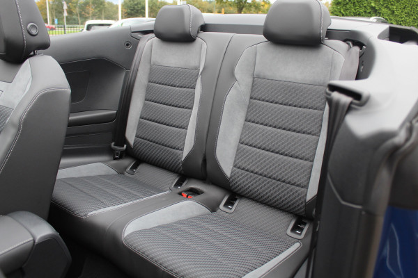 Volkswagen T-Roc Cabrio 1.5 TSI R-Line 47.055 km! / Navigatie / Parkeerhulp V+A / 19'' / Keyless / ACC / DAB / Stoelverwarming