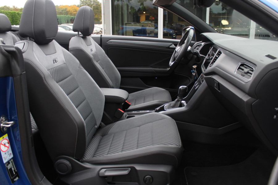 Volkswagen T-Roc Cabrio 1.5 TSI R-Line 47.055 km! / Navigatie / Parkeerhulp V+A / 19'' / Keyless / ACC / DAB / Stoelverwarming