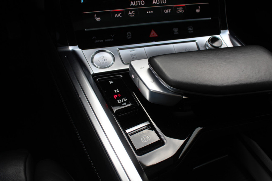 Audi e-tron Sportback 55 quattro edition 95 kWh / SoH 94,8% / Full option! / Panoramadak / Camera / Head-up / RS Seats / 21'' / Luchtvering / Matrix LED / B&O / ACC / Stoelverwarming