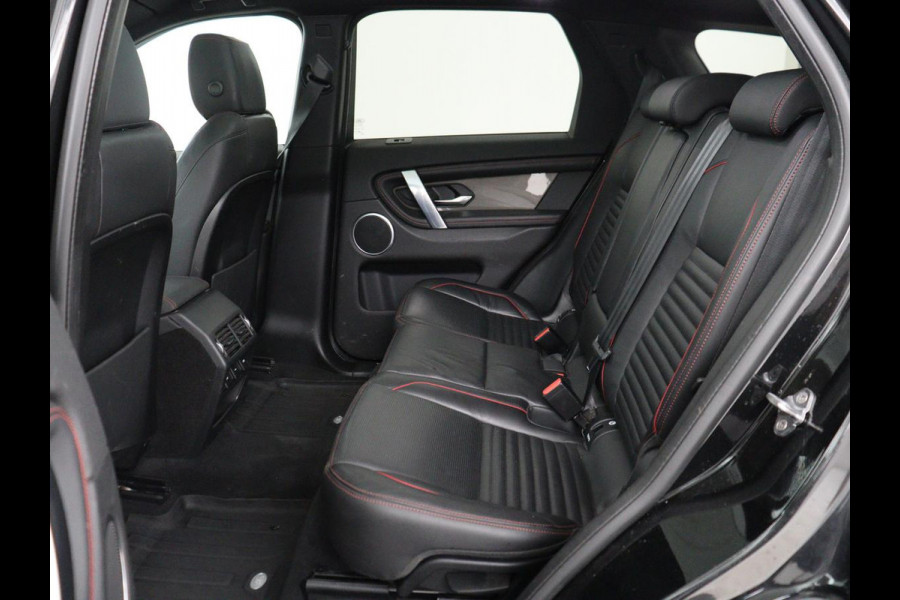 Land Rover Discovery Sport P300e 1.5 R-Dynamic SE | Panoramadak | Head-Up | Leder | Trekhaak | Matrix LED | Stoelverwarming | Keyless | Park Assist | Carplay | Navigatie | Memory | PHEV | Plug In