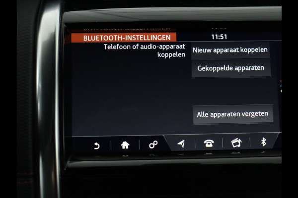 Land Rover Discovery Sport P300e 1.5 R-Dynamic SE | Panoramadak | Head-Up | Leder | Trekhaak | Matrix LED | Stoelverwarming | Keyless | Park Assist | Carplay | Navigatie | Memory | PHEV | Plug In