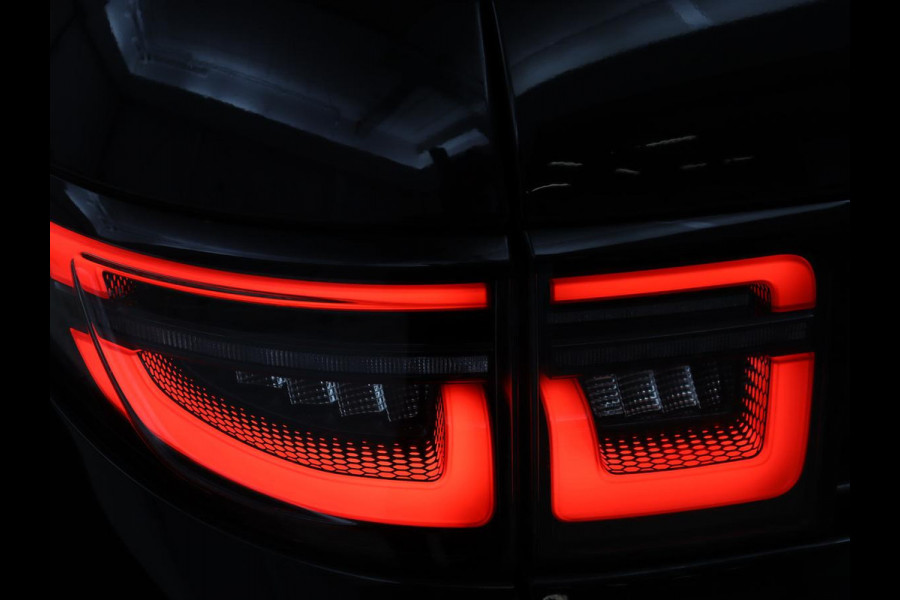 Land Rover Discovery Sport P300e 1.5 R-Dynamic SE | Panoramadak | Head-Up | Leder | Trekhaak | Matrix LED | Stoelverwarming | Keyless | Park Assist | Carplay | Navigatie | Memory | PHEV | Plug In