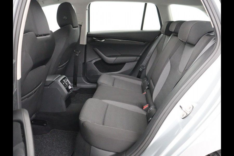 Škoda Octavia 1.0 TSI Business Edition | Trekhaak | Carplay | Navigatie | Full LED | Parkeerhulp | Climate control | Digital Cockpit | Bluetooth