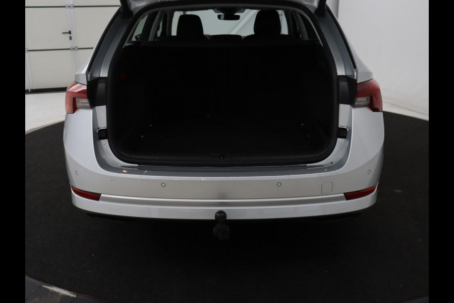 Škoda Octavia 1.0 TSI Business Edition | Trekhaak | Carplay | Navigatie | Full LED | Parkeerhulp | Climate control | Digital Cockpit | Bluetooth