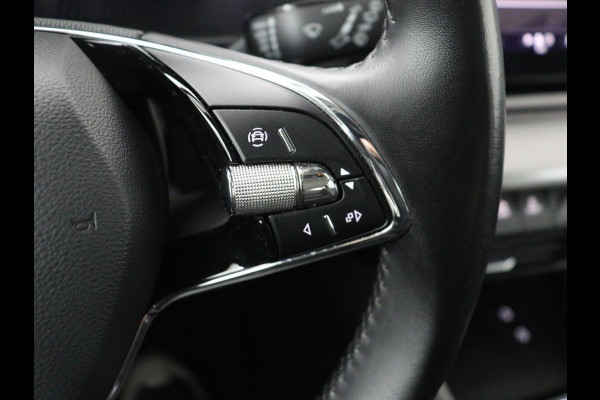 Škoda Octavia 1.0 TSI Business Edition | Trekhaak | Carplay | Navigatie | Full LED | Parkeerhulp | Climate control | Digital Cockpit | Bluetooth