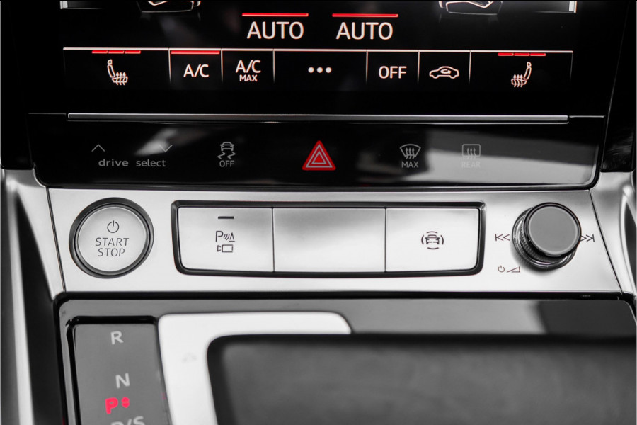 Audi e-tron 55 Quattro Advanced Pro Line+ 95 kWh S-Line Zwart Optiek Pano ACC HUD Trekhaak