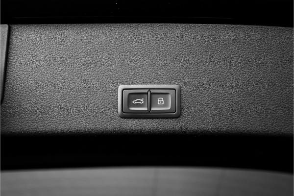 Audi e-tron 55 Quattro Advanced Pro Line+ 95 kWh S-Line Zwart Optiek Pano ACC HUD Trekhaak