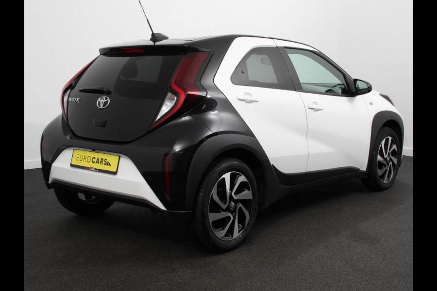 Toyota Aygo X 1.0 VVT-i S-CVT Automaat Trend | Navigatie | Apple Carplay/Android Auto | Climate Control | Cruise Control Adaptive | 17"Lichtmetalen velgen | Camera