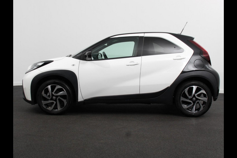 Toyota Aygo X 1.0 VVT-i S-CVT Automaat Trend | Navigatie | Apple Carplay/Android Auto | Climate Control | Cruise Control Adaptive | 17"Lichtmetalen velgen | Camera