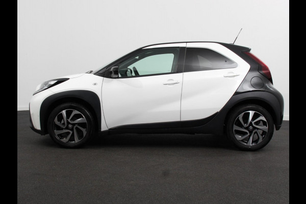 Toyota Aygo X 1.0 VVT-i S-CVT Automaat Trend | Navigatie | Apple Carplay/Android Auto | Climate Control | Cruise Control Adaptive | 17"Lichtmetalen velgen | Camera
