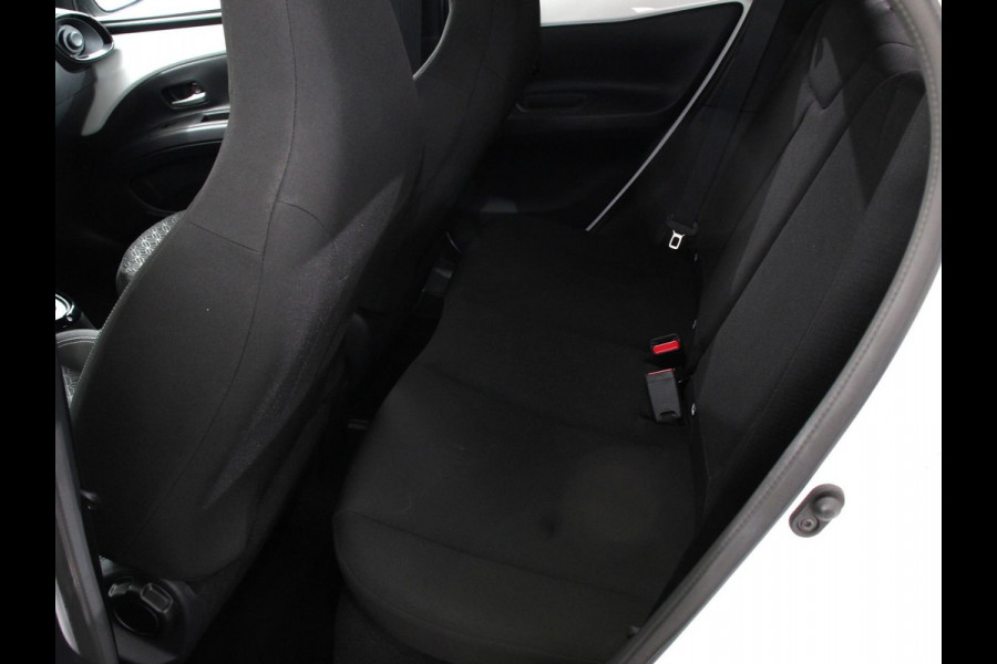 Toyota Aygo X 1.0 VVT-i S-CVT Automaat Trend | Navigatie | Apple Carplay/Android Auto | Climate Control | Cruise Control Adaptive | 17"Lichtmetalen velgen | Camera