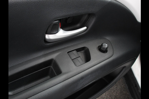 Toyota Aygo X 1.0 VVT-i S-CVT Automaat Trend | Navigatie | Apple Carplay/Android Auto | Climate Control | Cruise Control Adaptive | 17"Lichtmetalen velgen | Camera