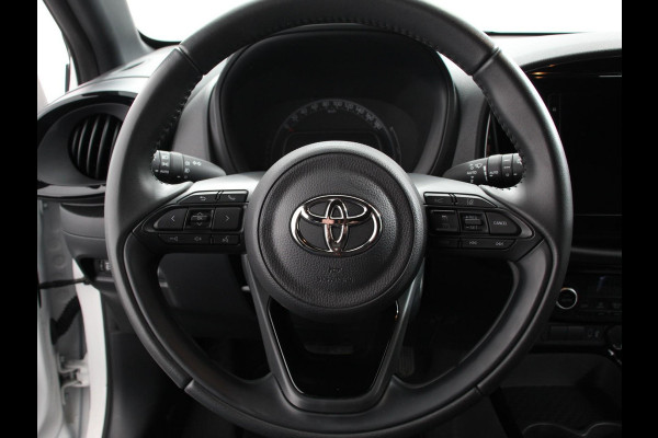 Toyota Aygo X 1.0 VVT-i S-CVT Automaat Trend | Navigatie | Apple Carplay/Android Auto | Climate Control | Cruise Control Adaptive | 17"Lichtmetalen velgen | Camera