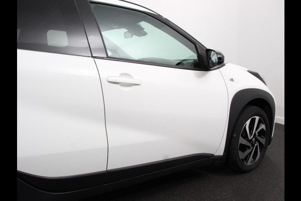 Toyota Aygo X 1.0 VVT-i S-CVT Automaat Trend | Navigatie | Apple Carplay/Android Auto | Climate Control | Cruise Control Adaptive | 17"Lichtmetalen velgen | Camera