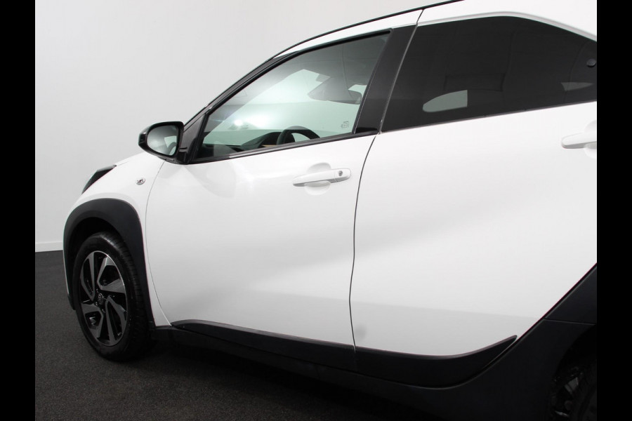 Toyota Aygo X 1.0 VVT-i S-CVT Automaat Trend | Navigatie | Apple Carplay/Android Auto | Climate Control | Cruise Control Adaptive | 17"Lichtmetalen velgen | Camera
