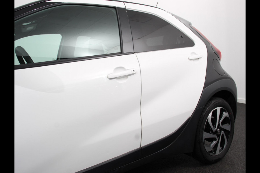 Toyota Aygo X 1.0 VVT-i S-CVT Automaat Trend | Navigatie | Apple Carplay/Android Auto | Climate Control | Cruise Control Adaptive | 17"Lichtmetalen velgen | Camera