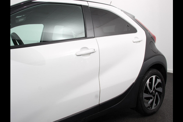 Toyota Aygo X 1.0 VVT-i S-CVT Automaat Trend | Navigatie | Apple Carplay/Android Auto | Climate Control | Cruise Control Adaptive | 17"Lichtmetalen velgen | Camera