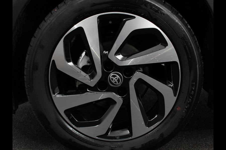 Toyota Aygo X 1.0 VVT-i S-CVT Automaat Trend | Navigatie | Apple Carplay/Android Auto | Climate Control | Cruise Control Adaptive | 17"Lichtmetalen velgen | Camera