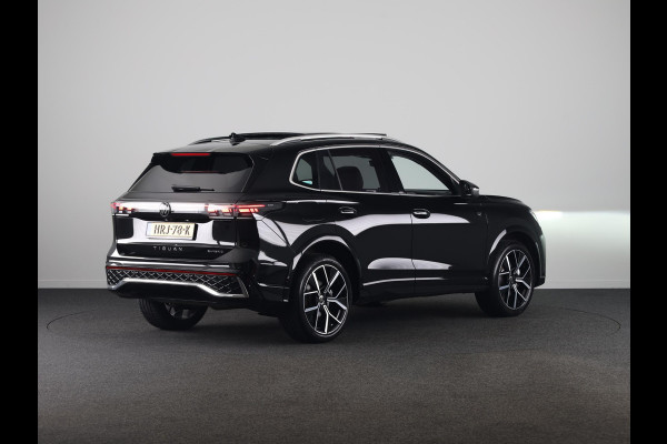 Volkswagen Tiguan 1.5 eHybrid R-Line Edition 272PK | Panoramadak | Camera | Wegklapbare trekhaak | Verlengde garantie