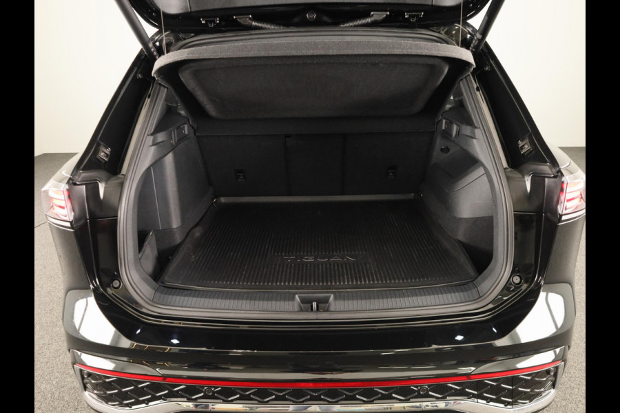 Volkswagen Tiguan 1.5 eHybrid R-Line Edition 272PK | Panoramadak | Camera | Wegklapbare trekhaak | Verlengde garantie