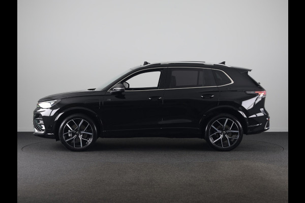 Volkswagen Tiguan 1.5 eHybrid R-Line Edition 272PK | Panoramadak | Camera | Wegklapbare trekhaak | Verlengde garantie